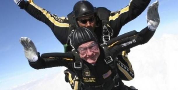 Bush Son Kez Atladı