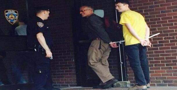 Yahudi Profesöre İsrail protestosu gözaltısı