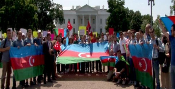 Beyaz Saray Önünde Ermenistan Protestosu