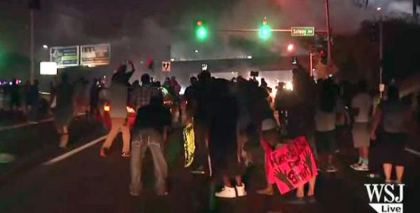 Ferguson'da ulusal muhafızların ayak sesleri