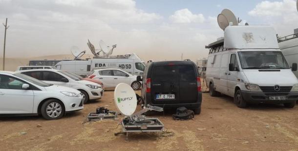 ABD'li 2 Gazeteci Urfa'da Kaza Yaptı