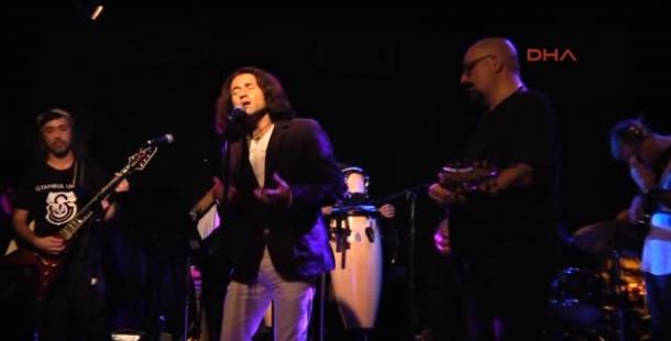 ''Rockçı imam"dan New York'ta konser