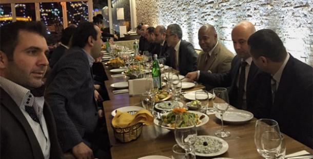 Adams Türk esnafla bir araya geldi