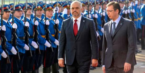 Başbakanların basın toplantısında skandal