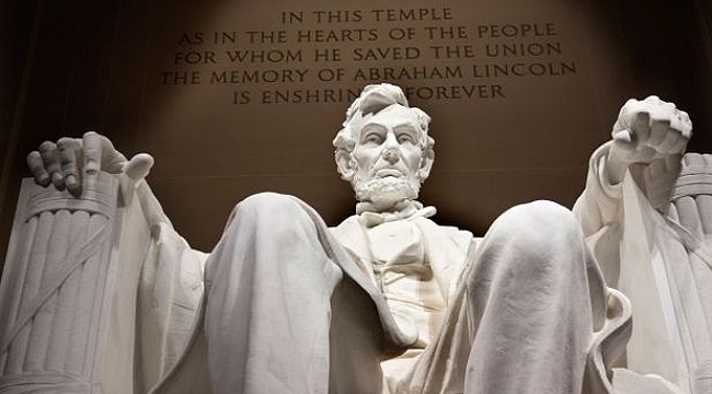 Abraham Lincoln Anıtına Saldırı