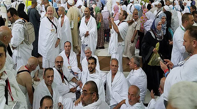 Amerikalı Türk Hacılar Kabe'de