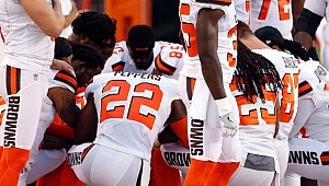 Trump rips NFL commissioner for 'trying to justify' players' 'disrespect' for country