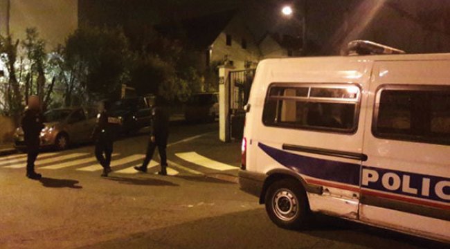 Paris'te polis memuru 3 kişiyi öldürdü
