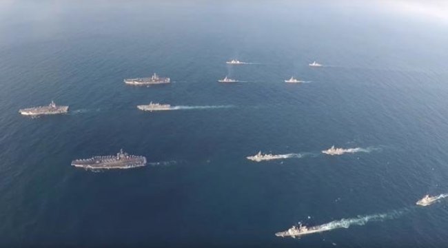 Sosyal medyadan paylaştılar! ABD uçak gemileri Kore Yarımadası'nda...