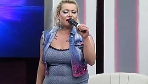 Ankara'nın Lady Gaga'sı Çatlak Şanzel Meşhur Oldu
