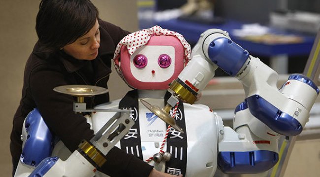 Japonya havaalanında insansı robotlar görev alacak