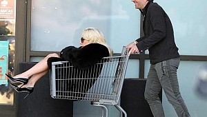 Lady Gaga Sepete Alışveriş Yaptı