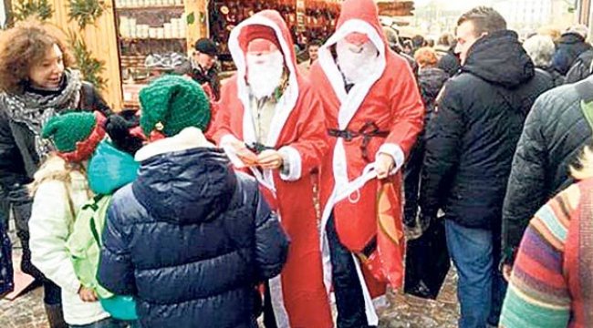 Noel baba kılığında PKK propagandası