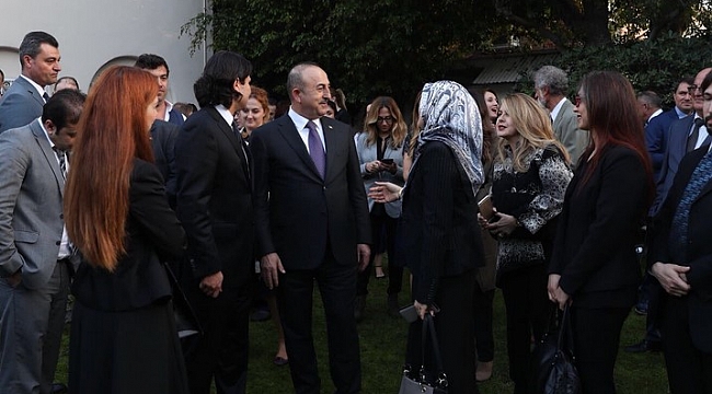 Çavuşoğlu Los Angeles'ta Türklerle Biraraya Geldi