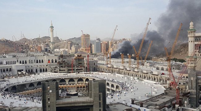 Kabe'de yangın!