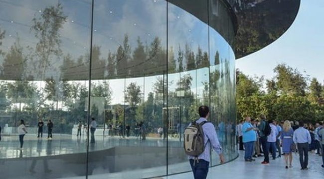Apple binasında 7 kişi yaralandı! Sebebi ise...