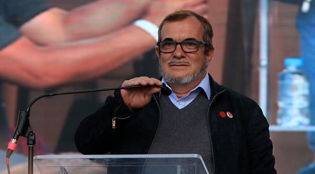 Kolombiya'da FARC liderine protesto