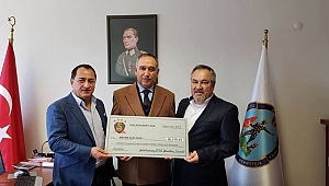 Galatasaray USA Bağış Çekini Teslim Etti