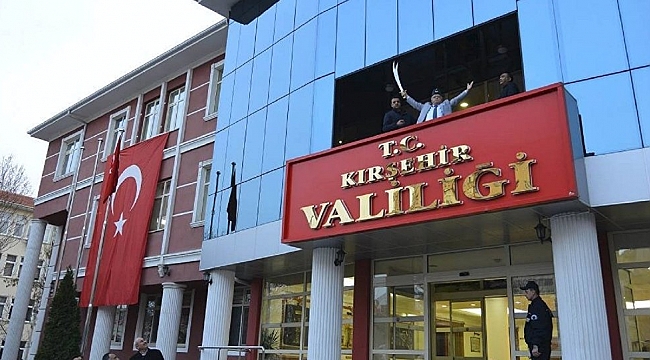 Kırşehir Valisi Kılıç ve Kalpakla Veda Etti