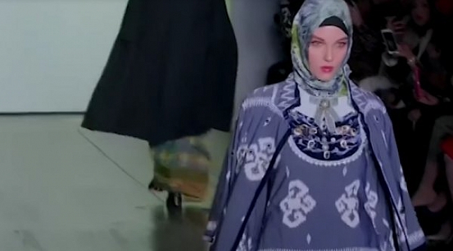 New York'ta Başörtülü Defile
