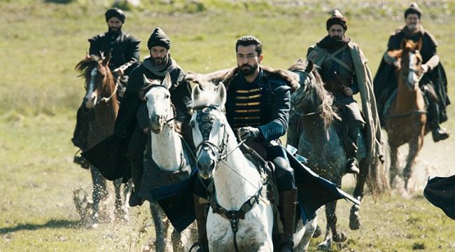 Tahta çıkıyor! Mehmed Bir Cihan Fatihi 2. bölüm nefes kesecek