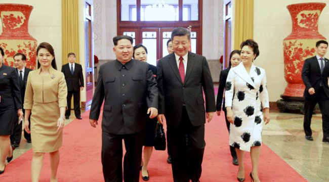 Tarihi anlar yaşanıyor! Trump ve Kim'den karşılıklı sıcak mesajlar...
