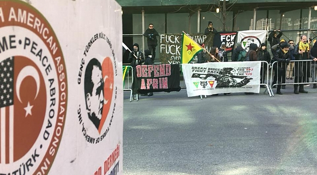 Türk Konsolosluğu Önünde Trump Protestosu