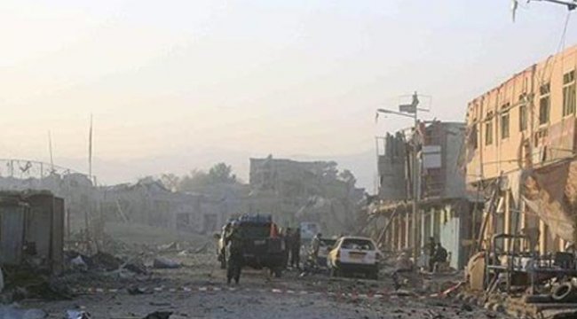 Afganistan'da bombalı saldırı: Çok sayıda sivil hayatını kaybetti