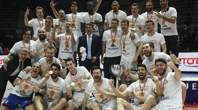 Voleybol Efeler Ligi'nde şampiyon Halkbank