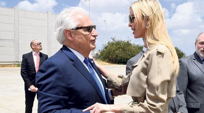 Ivanka Trump'a sert tepki: Babasının küçük gulyabanisi!