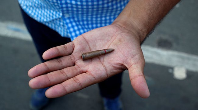 Nikaragua'da binlerce kişi sokaklara döküldü