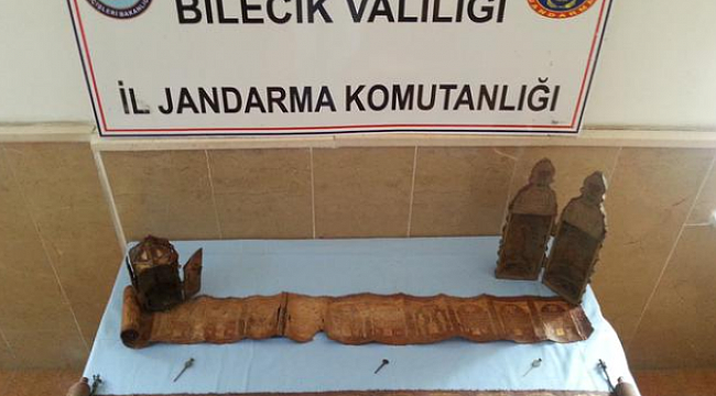 Türkiye'de Yazma Tevrat Ele Geçirildi