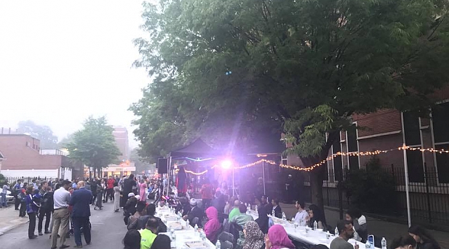 New York Polisinden İftar Yemeği