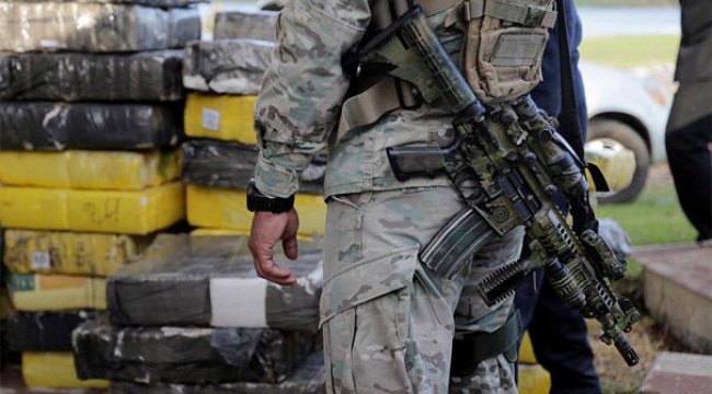 İngiltere'de teröristlere karşı çocuk ajan skandalı