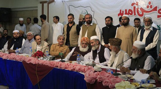 Pakistan'da muhalefet partileri bir araya geldi