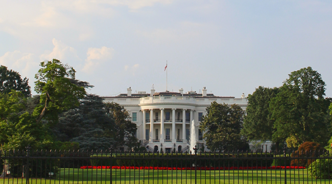 White House, NYTimes ve WPost aboneliğini bitiriyor
