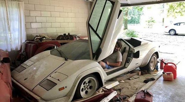 Babaannesinin garajında Lamborghini ve Ferrari buldu