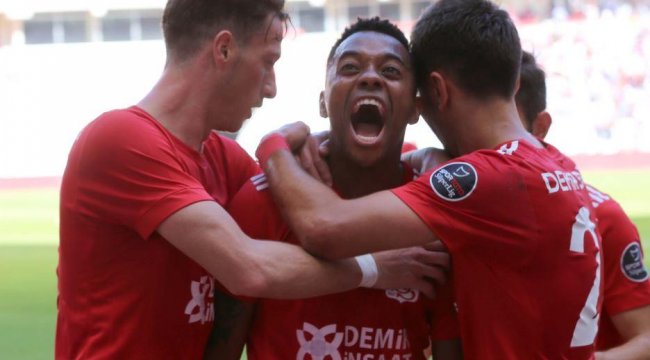 Robinho, Bursaspor'u yıktı!
