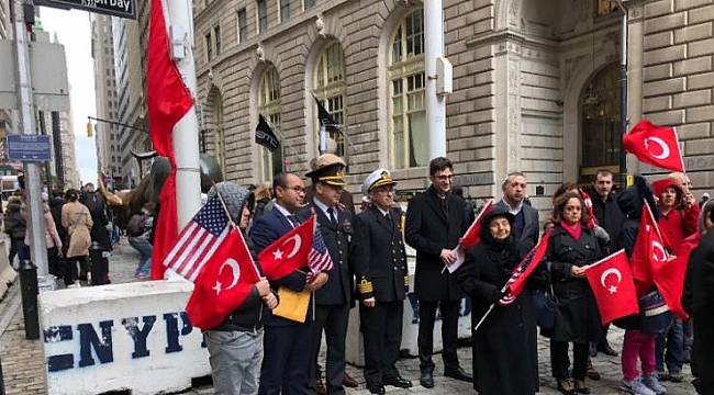 New York'ta Türk Bayrağı Dalgalandı