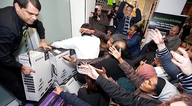 Bugün büyük indirim ve alışveriş günü Black Friday