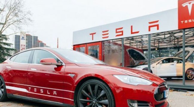 Tesla`da Robyn Denholm devri