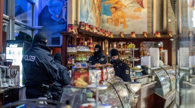 Avrupa'da Mafya Operasyonu: 90 Gözaltı
