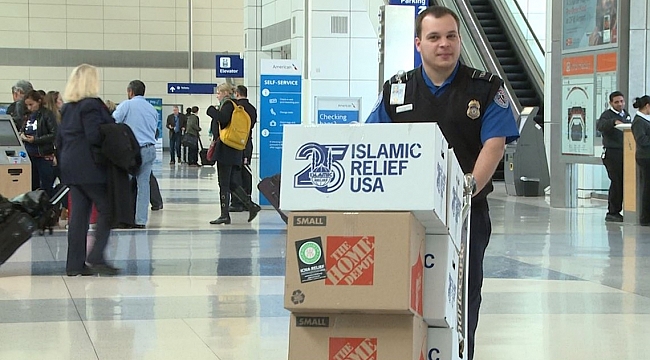 Dallas'ta Müslümanlar'dan Memurlara Yardım