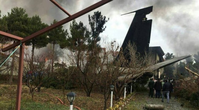 İran'da kargo uçağı düştü