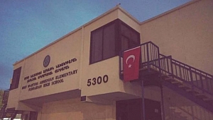 Los Angeles'ta Ermeni Okullarına Türk Bayrağı