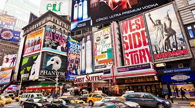New York'un En Renkli Köşesi: Times Meydanı