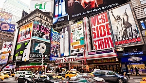 New York'un En Renkli Köşesi: Times Meydanı