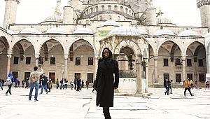 Amerikalı Sanatçı Türkiye'de Müslüman Oldu