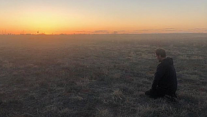 Tolga Karel'in Namaz Pozu