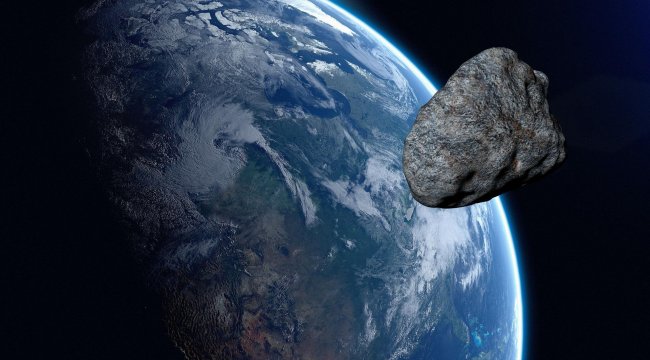 Dev asteroid 10 yıl sonra Dünya'yı teğet geçecek